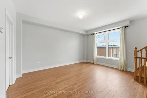 8 Tarmola Park Court Toronto ON M9L 0A6