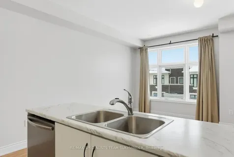 8 Tarmola Park Court Toronto ON M9L 0A6