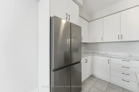 8 Tarmola Park Court Toronto ON M9L 0A6