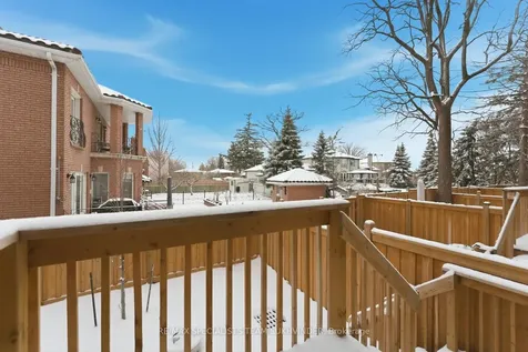 8 Tarmola Park Court Toronto ON M9L 0A6