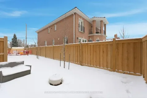 8 Tarmola Park Court Toronto ON M9L 0A6
