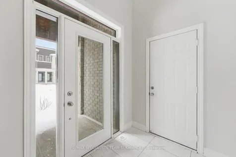 8 Tarmola Park Court Toronto ON M9L 0A6
