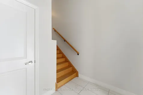 8 Tarmola Park Court Toronto ON M9L 0A6