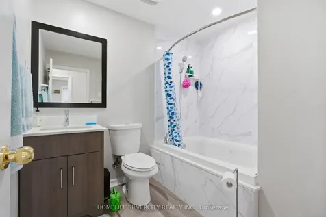 578 Trafford Crescent Oakville ON L6L 3T3