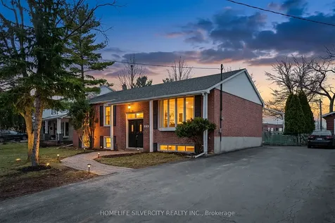 578 Trafford Crescent Oakville ON L6L 3T3