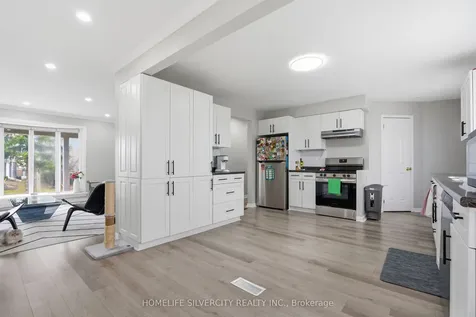 578 Trafford Crescent Oakville ON L6L 3T3