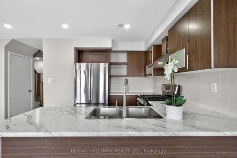 94 Golden Springs Drive Brampton ON L7A 0C7
