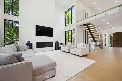 515 Pineland Avenue Oakville ON L6K 1Z9