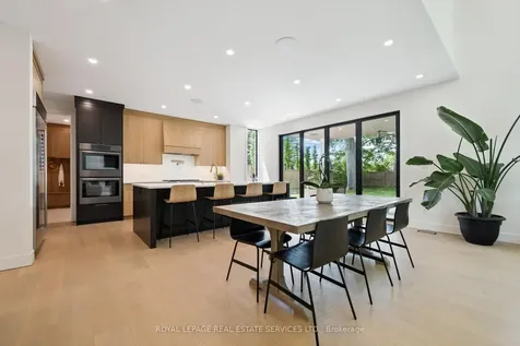 515 Pineland Avenue Oakville ON L6K 1Z9