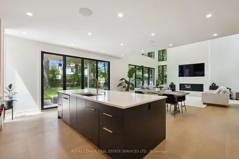 515 Pineland Avenue Oakville ON L6K 1Z9