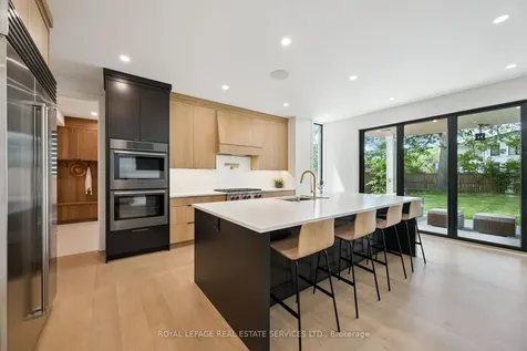 515 Pineland Avenue Oakville ON L6K 1Z9