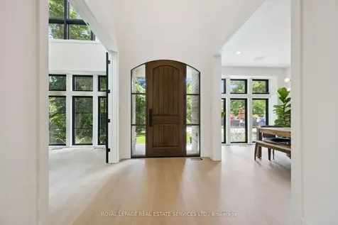 515 Pineland Avenue Oakville ON L6K 1Z9