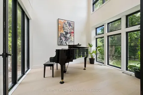 515 Pineland Avenue Oakville ON L6K 1Z9