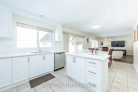 10 Upshall Drive Brampton ON L6P 1E1