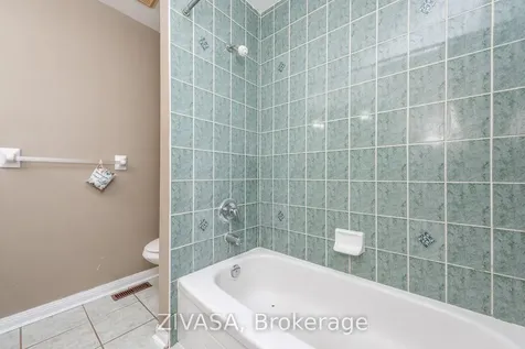 10 Upshall Drive Brampton ON L6P 1E1