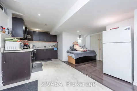 10 Upshall Drive Brampton ON L6P 1E1