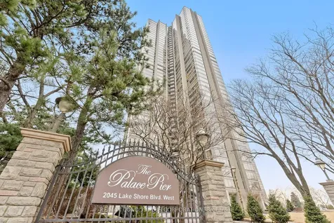 2045 Lake Shore Boulevard W Toronto ON M8V 2Z6