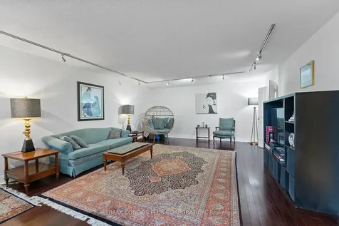 2045 Lake Shore Boulevard W Toronto ON M8V 2Z6