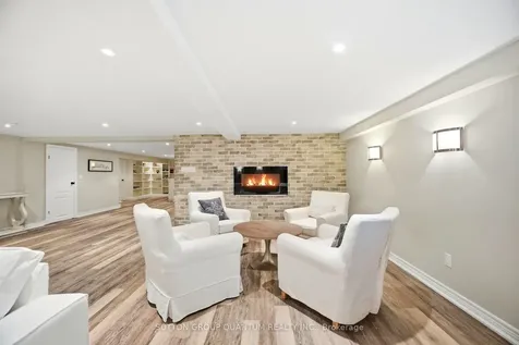 133 Mineola Road E Mississauga ON L5G 2E7