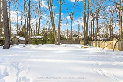 133 Mineola Road E Mississauga ON L5G 2E7