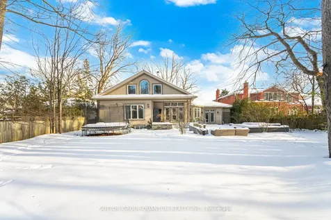 133 Mineola Road E Mississauga ON L5G 2E7