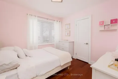45 Deevale Road Toronto ON M3M 1Z4