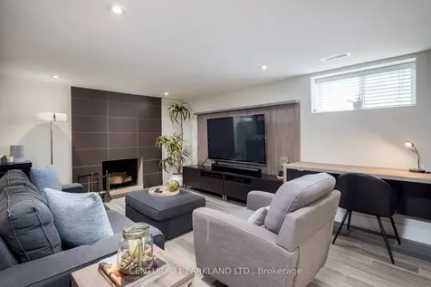 45 Deevale Road Toronto ON M3M 1Z4