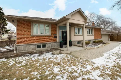 45 Deevale Road Toronto ON M3M 1Z4