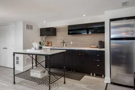 45 Deevale Road Toronto ON M3M 1Z4