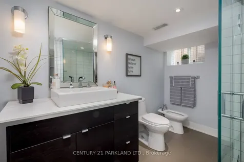 45 Deevale Road Toronto ON M3M 1Z4