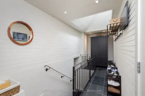 45 Deevale Road Toronto ON M3M 1Z4