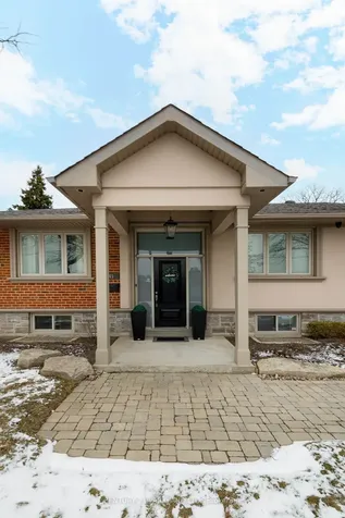 45 Deevale Road Toronto ON M3M 1Z4