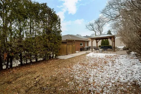 45 Deevale Road Toronto ON M3M 1Z4