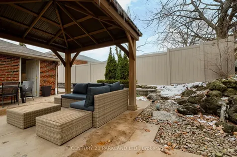 45 Deevale Road Toronto ON M3M 1Z4