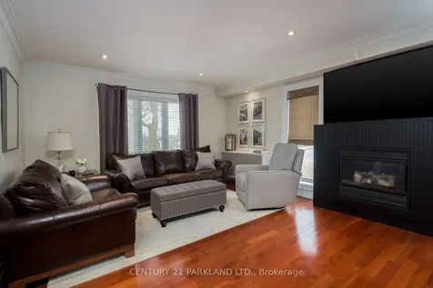45 Deevale Road Toronto ON M3M 1Z4