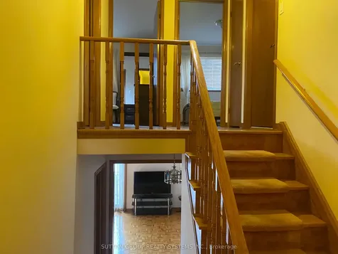 125 Sentinel Road Toronto ON M3J 3G7