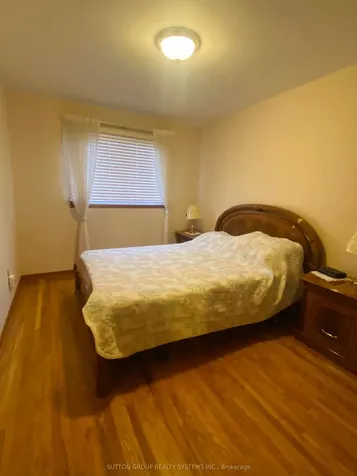 125 Sentinel Road Toronto ON M3J 3G7
