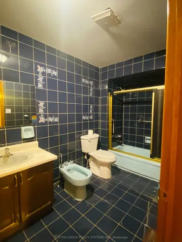 125 Sentinel Road Toronto ON M3J 3G7