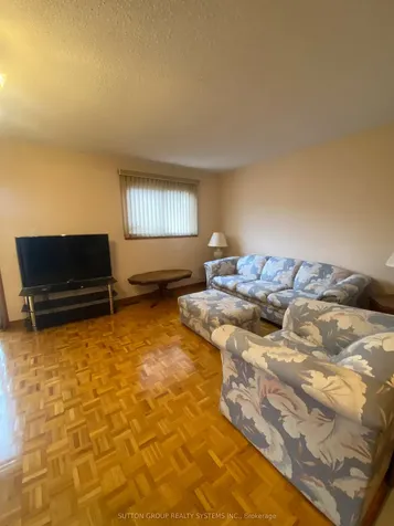 125 Sentinel Road Toronto ON M3J 3G7