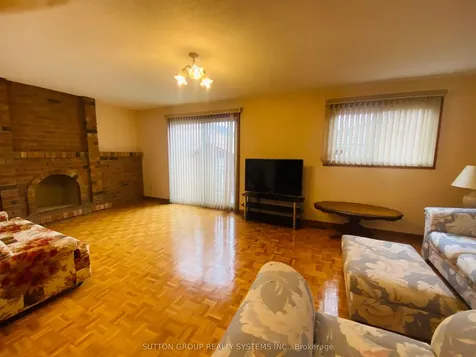 125 Sentinel Road Toronto ON M3J 3G7
