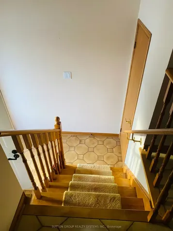 125 Sentinel Road Toronto ON M3J 3G7