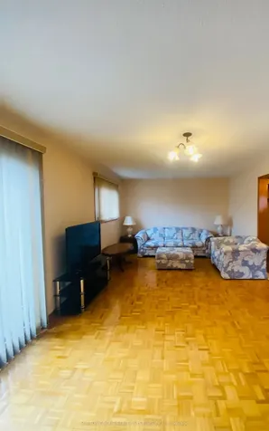 125 Sentinel Road Toronto ON M3J 3G7