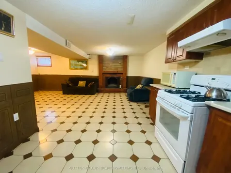 125 Sentinel Road Toronto ON M3J 3G7
