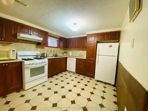 125 Sentinel Road Toronto ON M3J 3G7