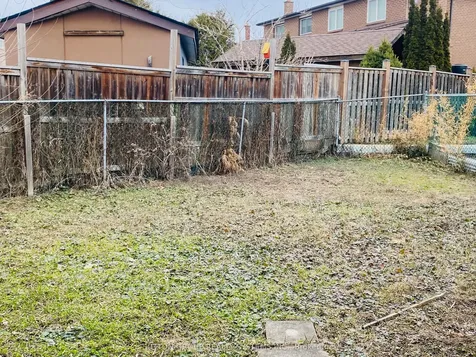 125 Sentinel Road Toronto ON M3J 3G7