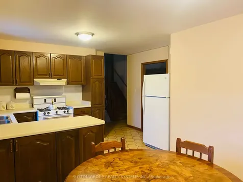 125 Sentinel Road Toronto ON M3J 3G7