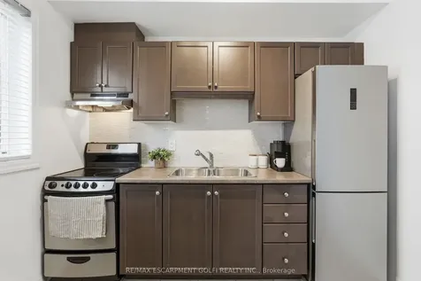 70 Plains Road W Burlington ON L7T 0B6