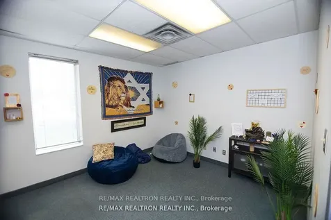 5920 Atlantic Drive S Mississauga ON L4W 1N6