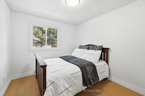 680 Regency Court Burlington ON L7N 3L9