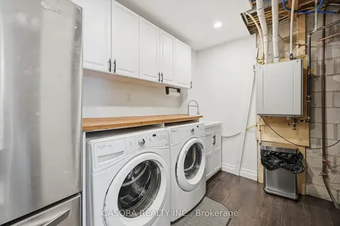 680 Regency Court Burlington ON L7N 3L9